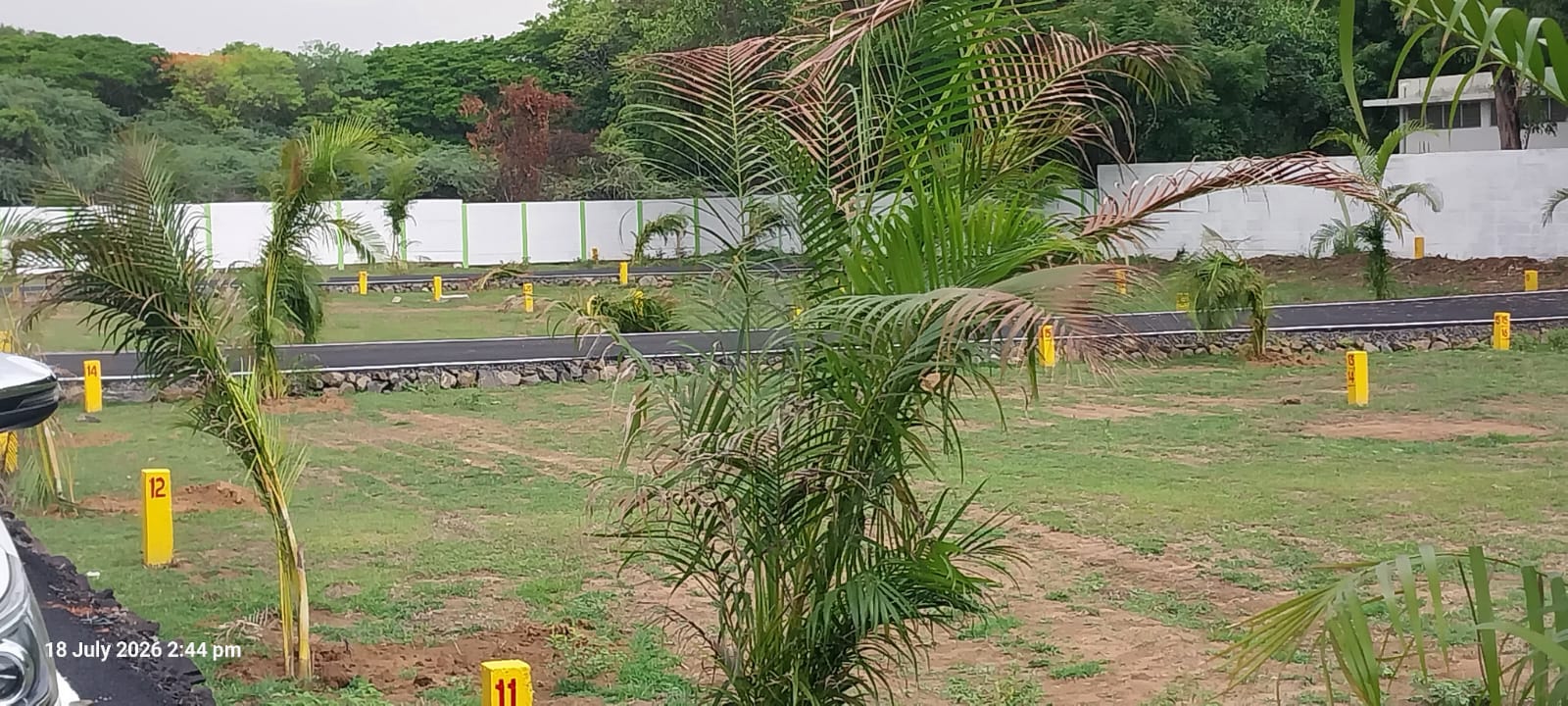 Naduveerapattu Plot