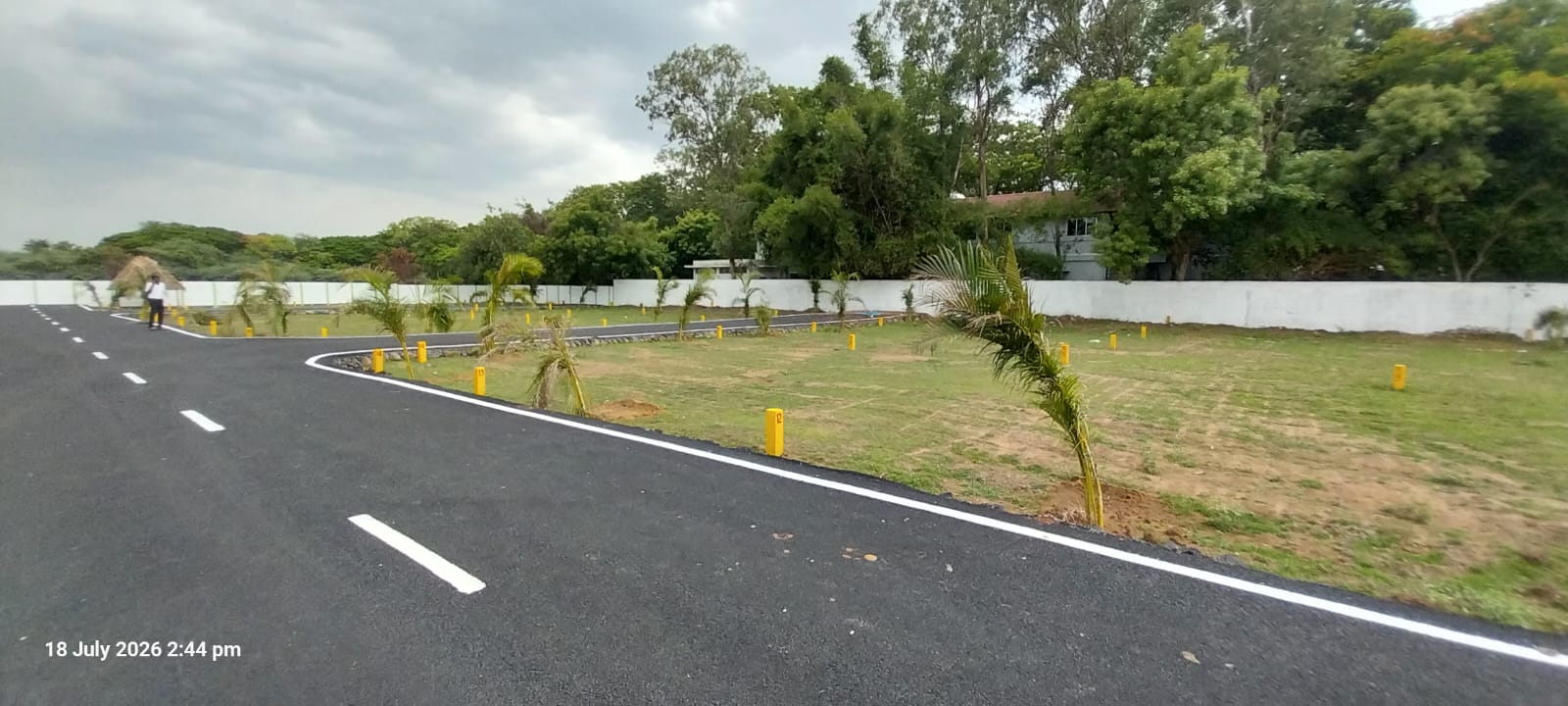 Naduveerapattu Plot